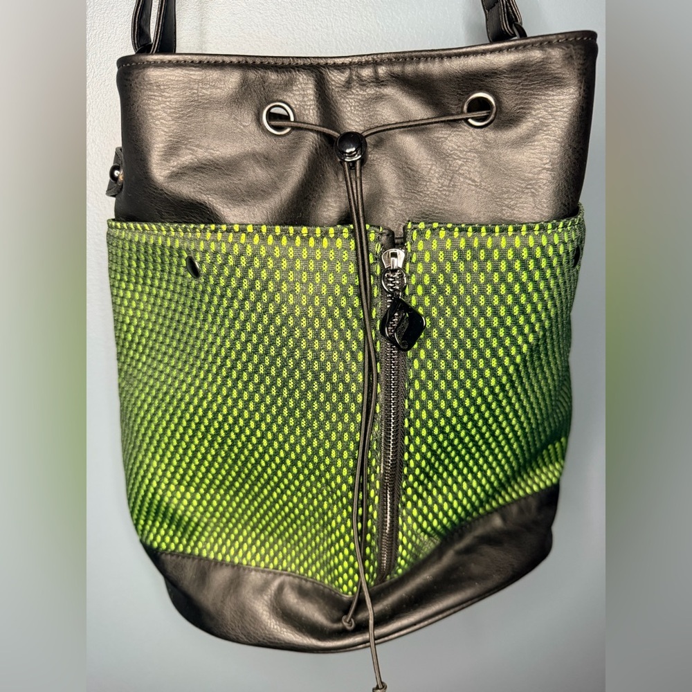 Fabletics The Scout Bucket Gym Bag Neon Green/Black Drawstring Crossbody | OS - Picture 5 of 8
